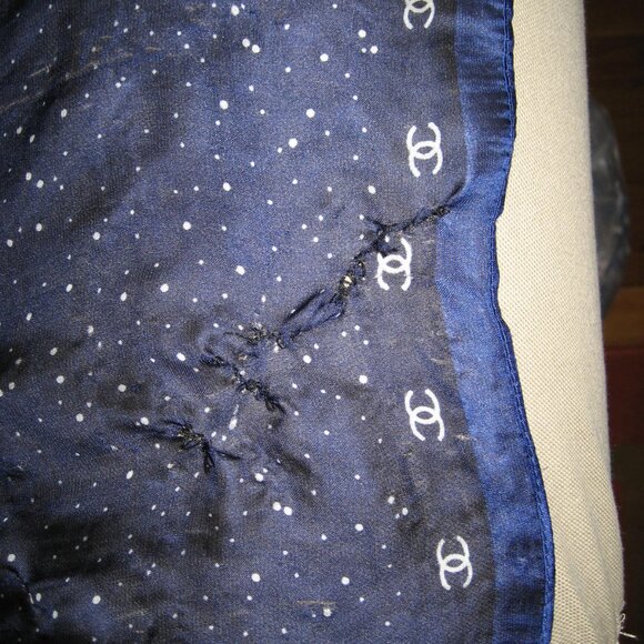 Vintage Chanel Wide Silk Shawl Scarf, Blue White, Silk - Picture 9 of 10